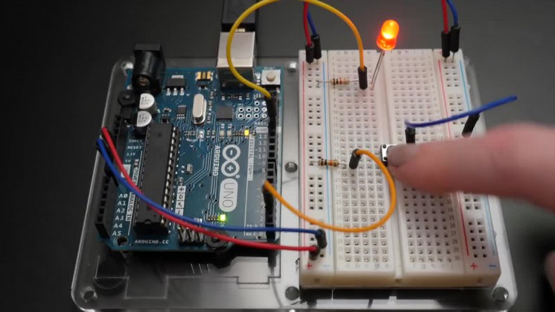 RGB LEDs With Arduino in Tinkercad